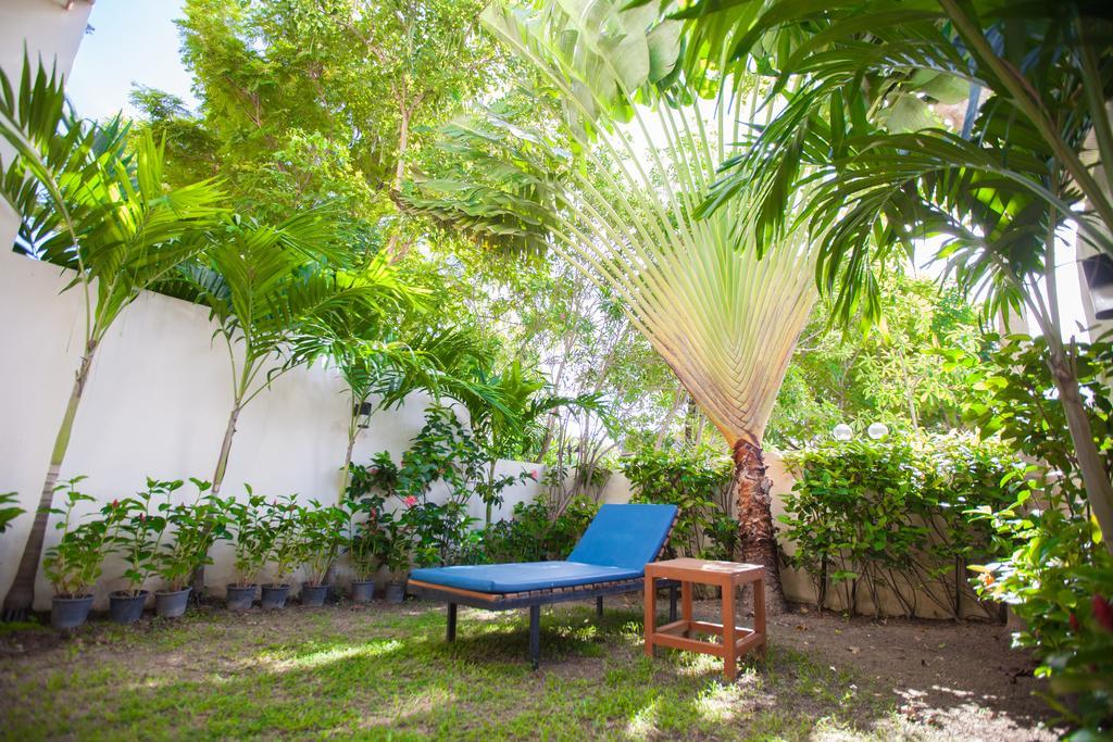 Chalong Beach Hotel Phuket Пхукет Экстерьер фото