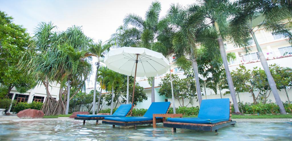 Chalong Beach Hotel Phuket Пхукет Экстерьер фото