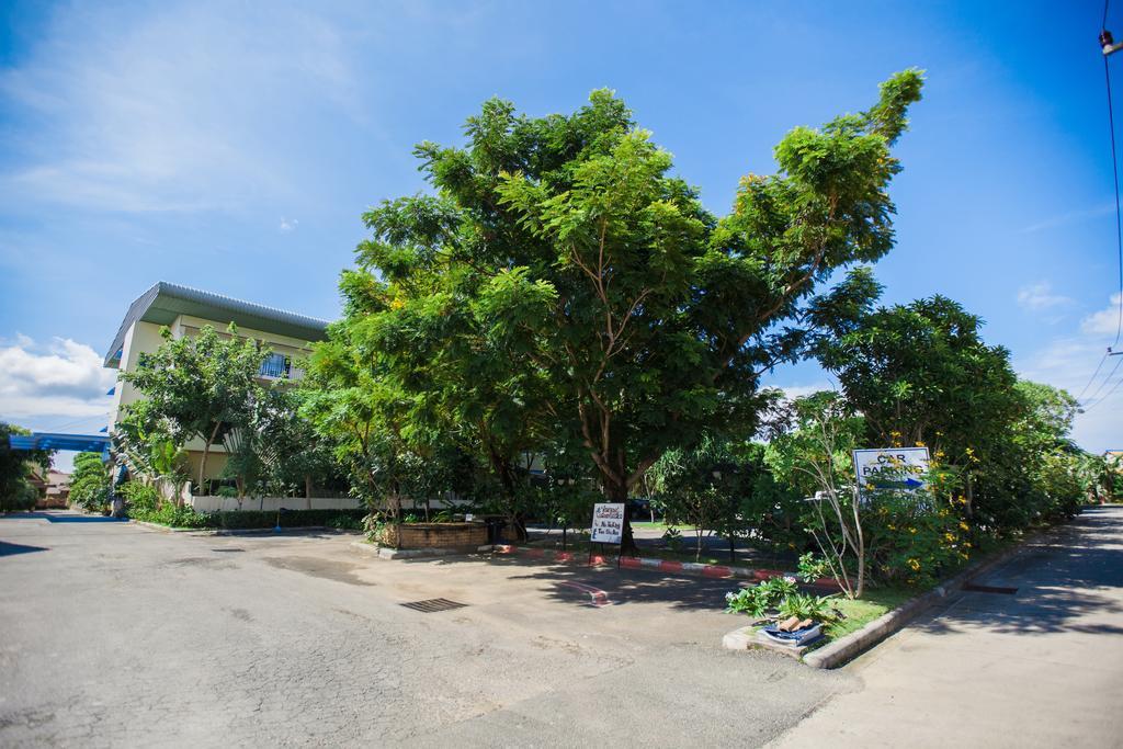 Chalong Beach Hotel Phuket Пхукет Экстерьер фото