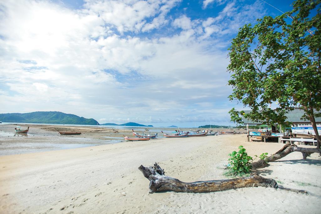 Chalong Beach Hotel Phuket Пхукет Экстерьер фото